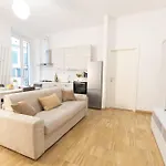 We - Premuda Boutique, * מילאנו