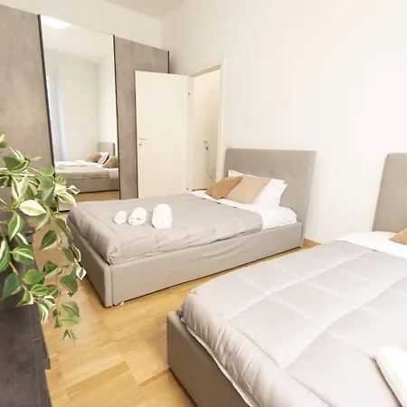 We - Premuda Boutique, * Μιλάνο