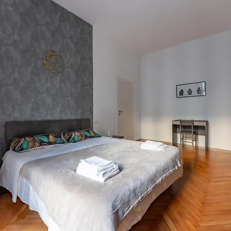 We - Premuda Boutique, * Milano
