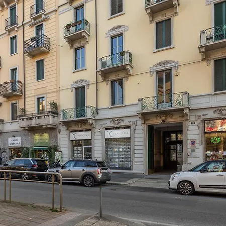 We - Premuda Boutique, * Μιλάνο